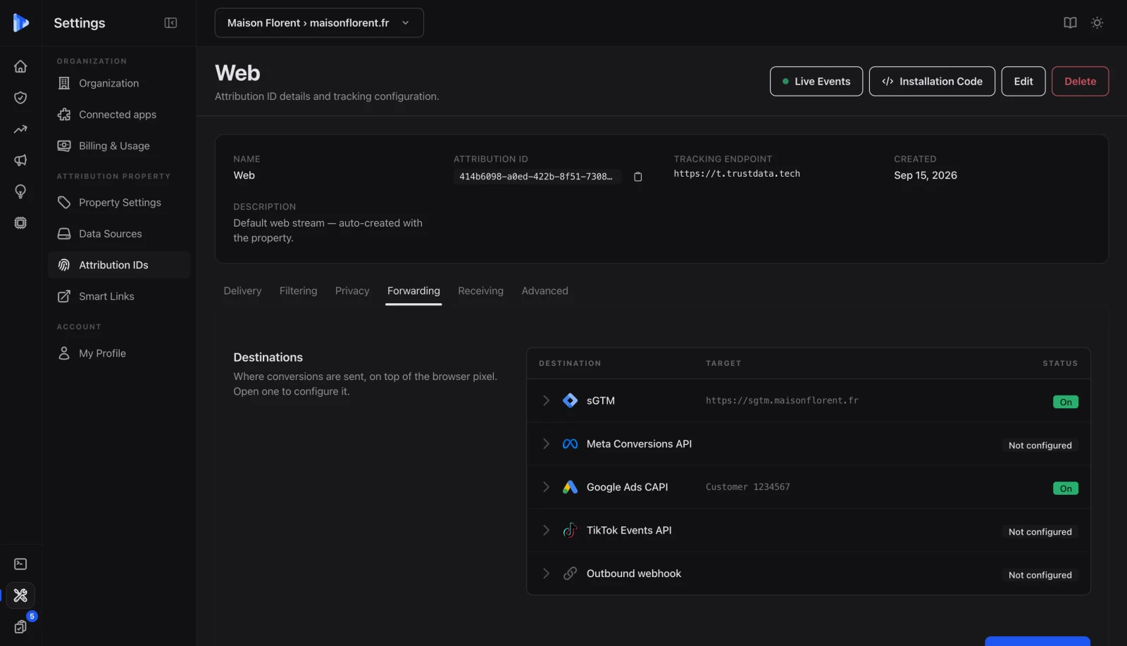 Destinations de transfert TrustData avec sGTM et Google Ads CAPI activés, aux côtés de Meta Conversions API, TikTok Events API et d'un webhook sortant
